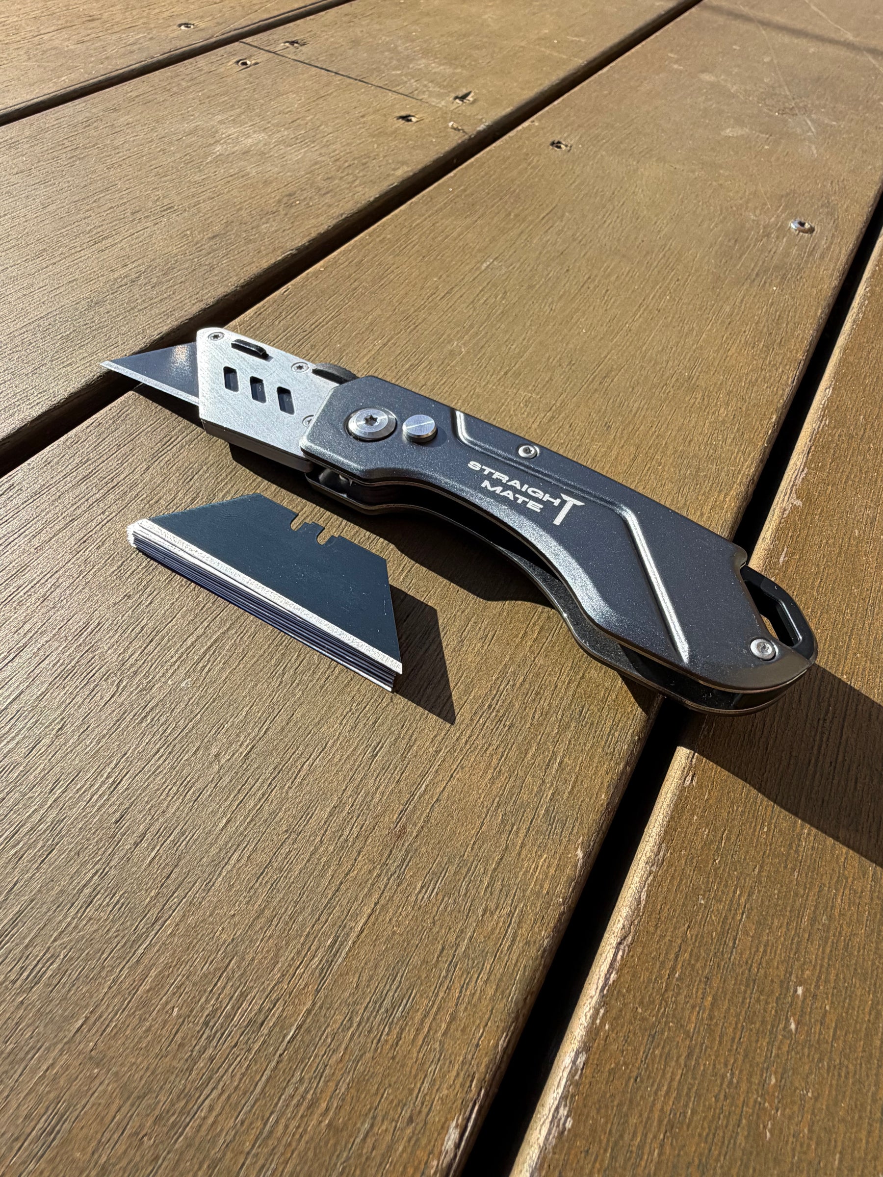 Straight Mate Knife with 10x Black Blades